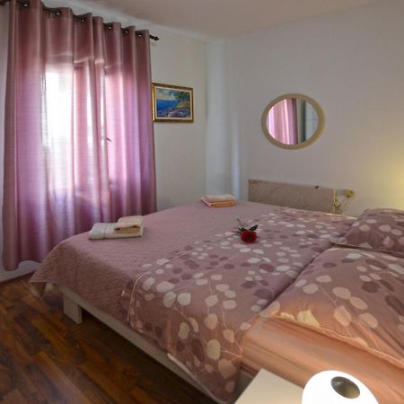 Galant Apartments Ровінь Екстер'єр фото