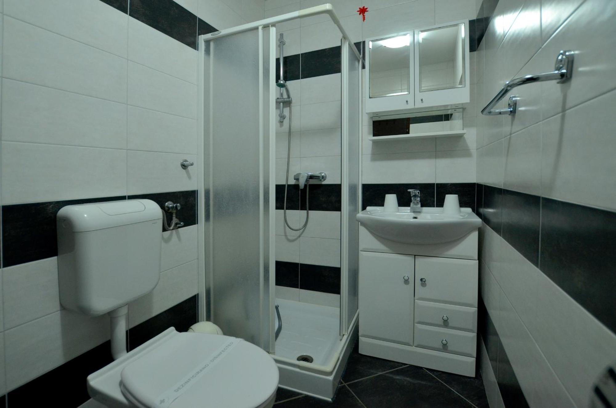 Galant Apartments Ровінь Екстер'єр фото